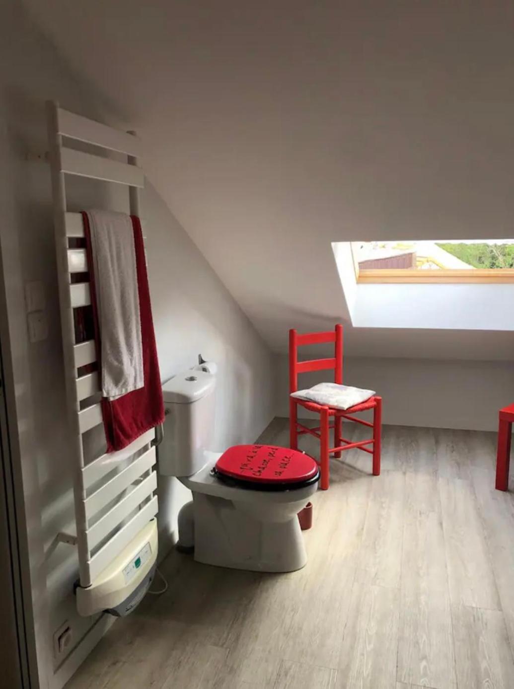 Chambre Et Salle D'Eau Privees Dans Maison De Ville La Roche-sur-Yon Luaran gambar